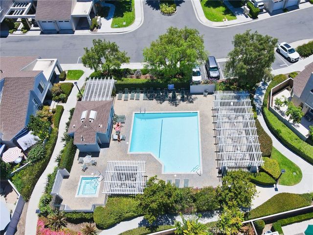 380 Deerfield, Irvine, CA 92606