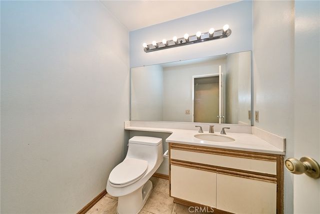 380 Deerfield, Irvine, CA 92606