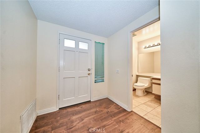 380 Deerfield, Irvine, CA 92606