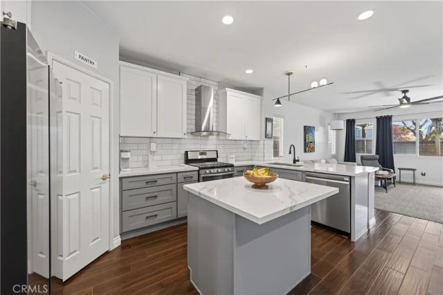 1455 Avila, Perris, CA 92571