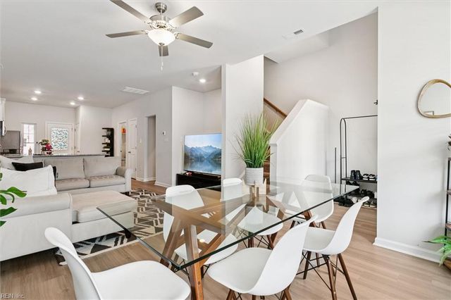 1527 Auckland CT, Newport News, VA 23608