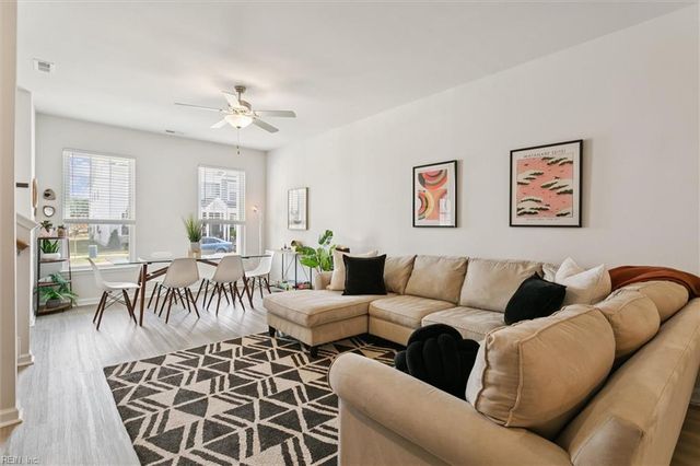 1527 Auckland CT, Newport News, VA 23608