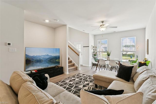 1527 Auckland CT, Newport News, VA 23608