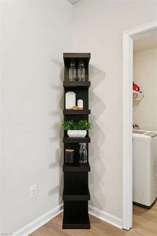 1527 Auckland CT, Newport News, VA 23608