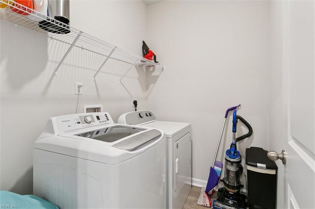 1527 Auckland CT, Newport News, VA 23608