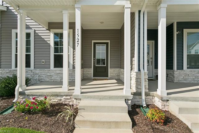 1527 Auckland CT, Newport News, VA 23608