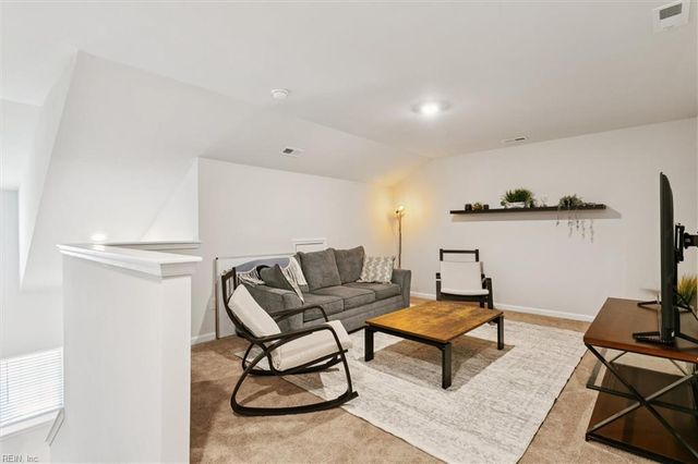 1527 Auckland CT, Newport News, VA 23608