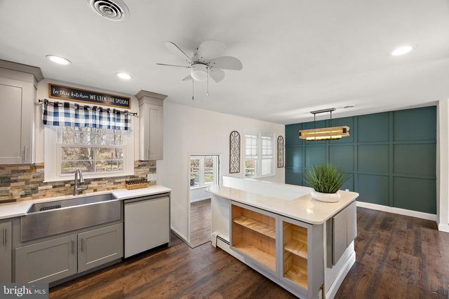 930 QUAIL LN, Newark, DE 19711