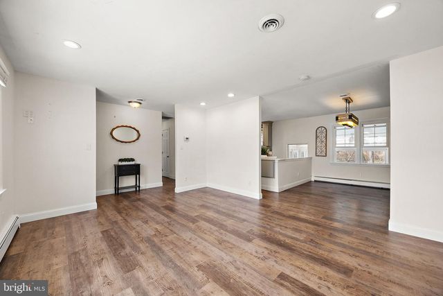 930 QUAIL LN, Newark, DE 19711