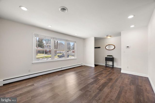 930 QUAIL LN, Newark, DE 19711