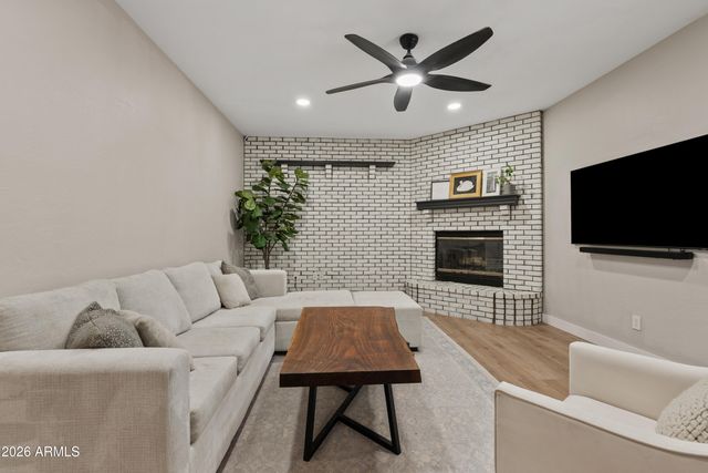 936 S LINDA Circle, Mesa, AZ 85204