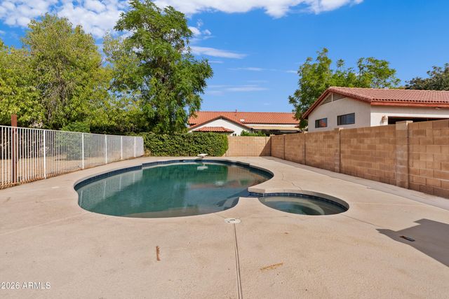 936 S LINDA Circle, Mesa, AZ 85204