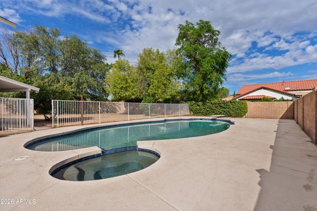 936 S LINDA Circle, Mesa, AZ 85204