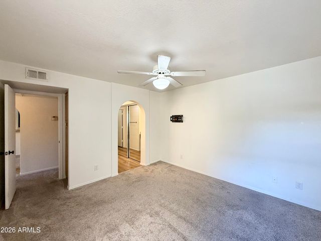 1880 E MORTEN Avenue 202, Phoenix, AZ 85020