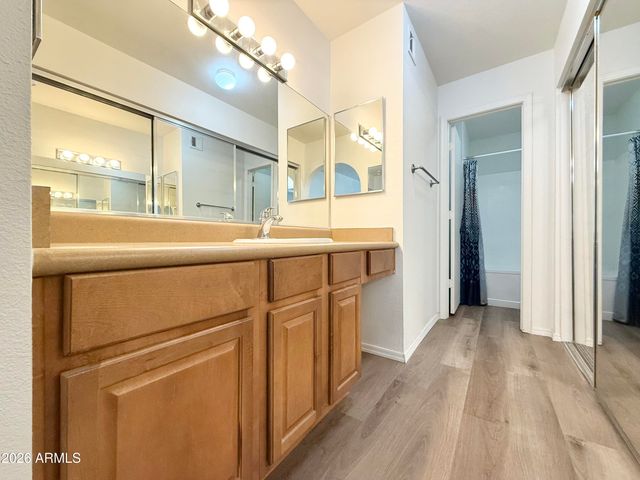 1880 E MORTEN Avenue 202, Phoenix, AZ 85020