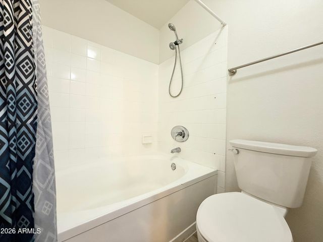 1880 E MORTEN Avenue 202, Phoenix, AZ 85020