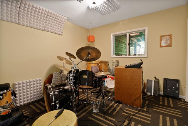 66 Ski Hill Road, Ogden Dunes, IN 46368