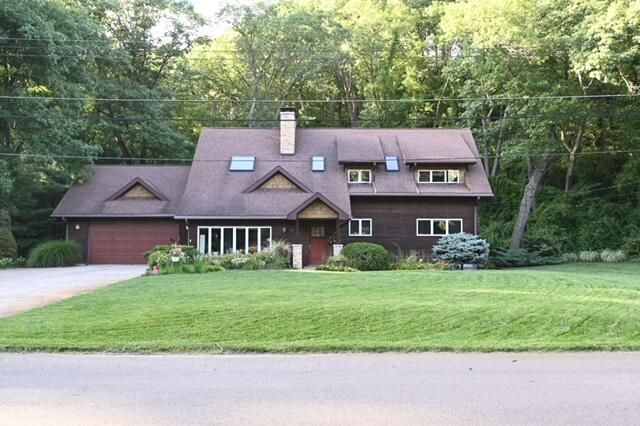 66 Ski Hill Road, Ogden Dunes, IN 46368