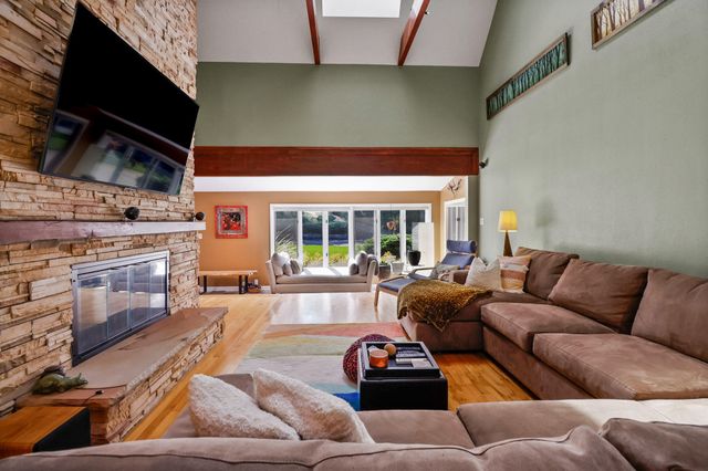 66 Ski Hill Road, Ogden Dunes, IN 46368