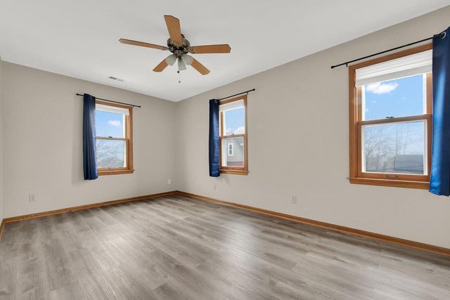 1712 E Saveland AVENUE, Milwaukee, WI 53207