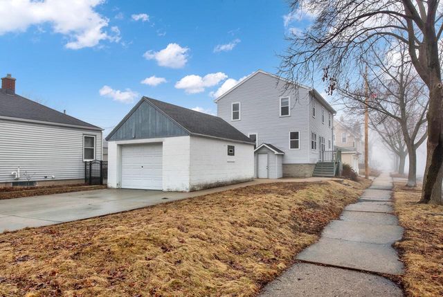 1712 E Saveland AVENUE, Milwaukee, WI 53207