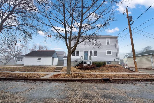 1712 E Saveland AVENUE, Milwaukee, WI 53207