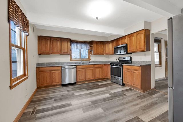 1712 E Saveland AVENUE, Milwaukee, WI 53207