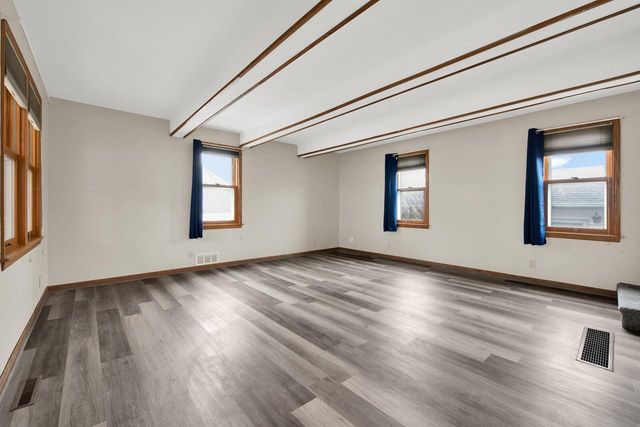 1712 E Saveland AVENUE, Milwaukee, WI 53207