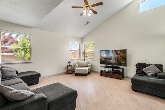 8600 Hampton Avenue NE, Albuquerque, NM 87122