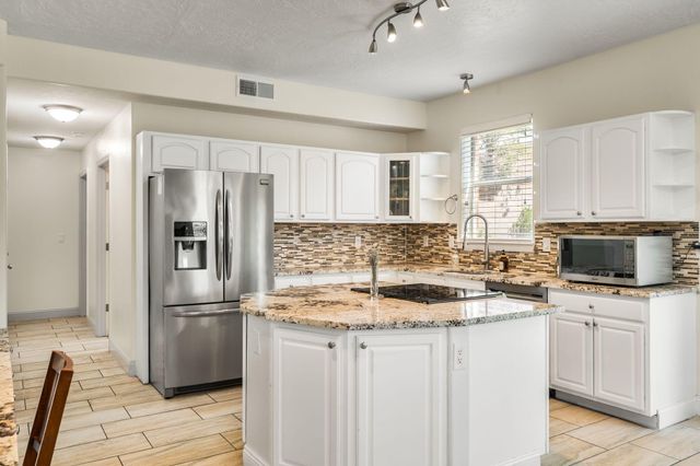 8600 Hampton Avenue NE, Albuquerque, NM 87122