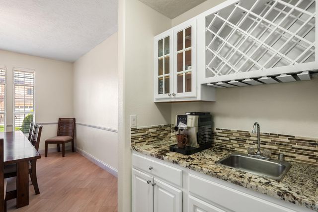 8600 Hampton Avenue NE, Albuquerque, NM 87122