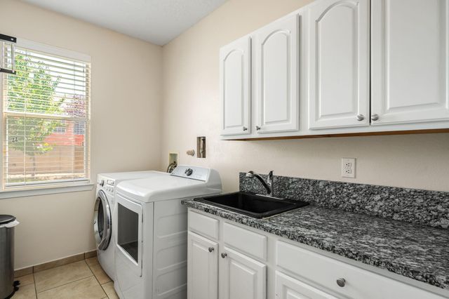 8600 Hampton Avenue NE, Albuquerque, NM 87122