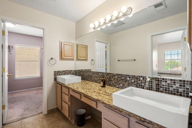 8600 Hampton Avenue NE, Albuquerque, NM 87122