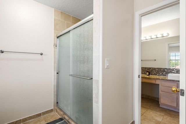 8600 Hampton Avenue NE, Albuquerque, NM 87122
