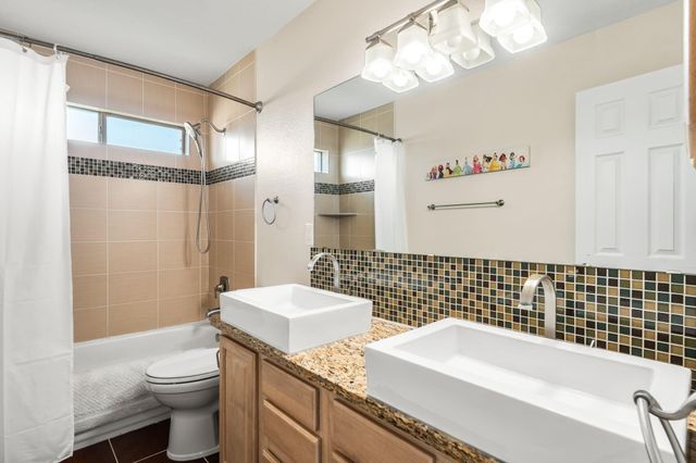 8600 Hampton Avenue NE, Albuquerque, NM 87122