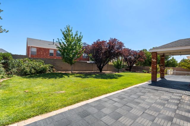 8600 Hampton Avenue NE, Albuquerque, NM 87122