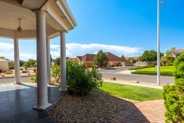 8600 Hampton Avenue NE, Albuquerque, NM 87122