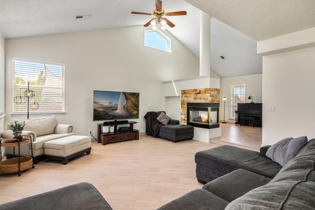 8600 Hampton Avenue NE, Albuquerque, NM 87122