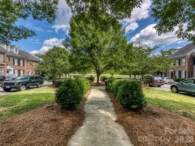 8714 Beaver Creek Drive, Charlotte, NC 28269