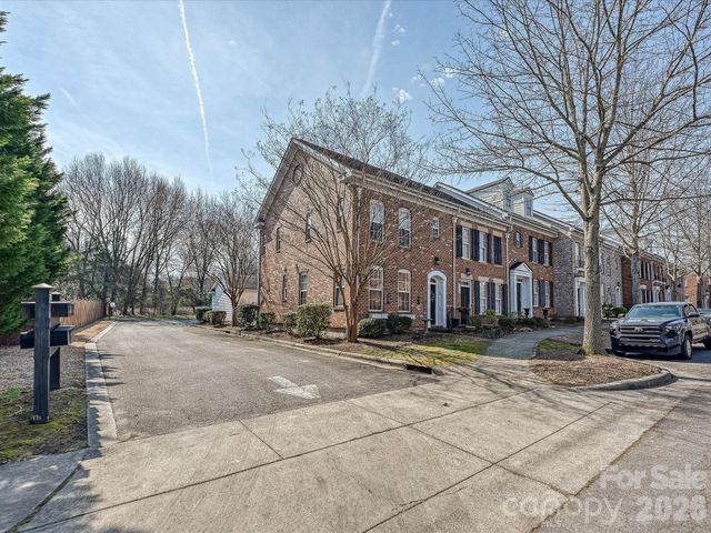 8714 Beaver Creek Drive, Charlotte, NC 28269