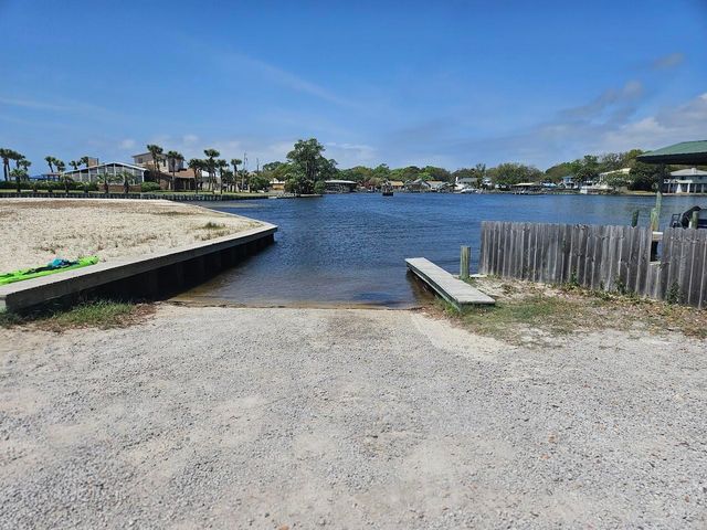 28 A Meigs Drive, Shalimar, FL 32579
