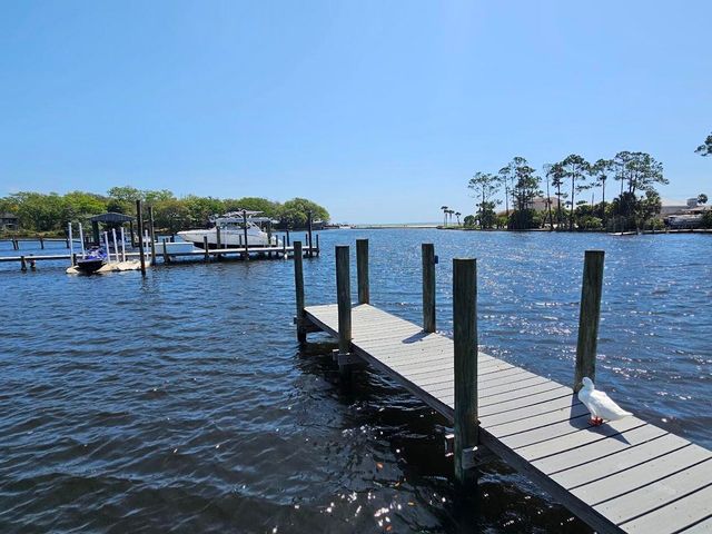 28 A Meigs Drive, Shalimar, FL 32579