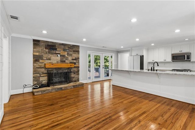 530 E Lake Drive, Gainesville, GA 30506