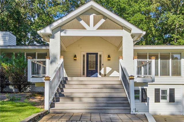 530 E Lake Drive, Gainesville, GA 30506