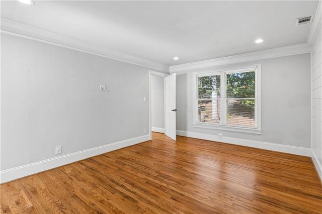 530 E Lake Drive, Gainesville, GA 30506