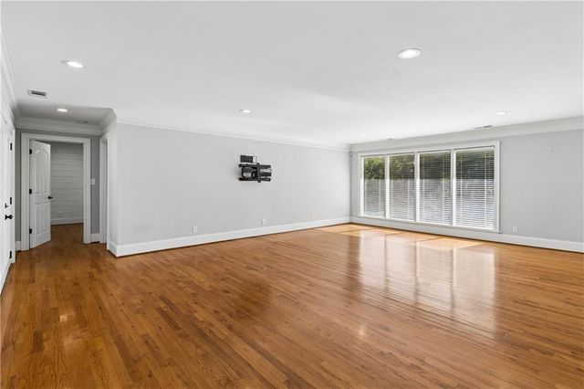530 E Lake Drive, Gainesville, GA 30506