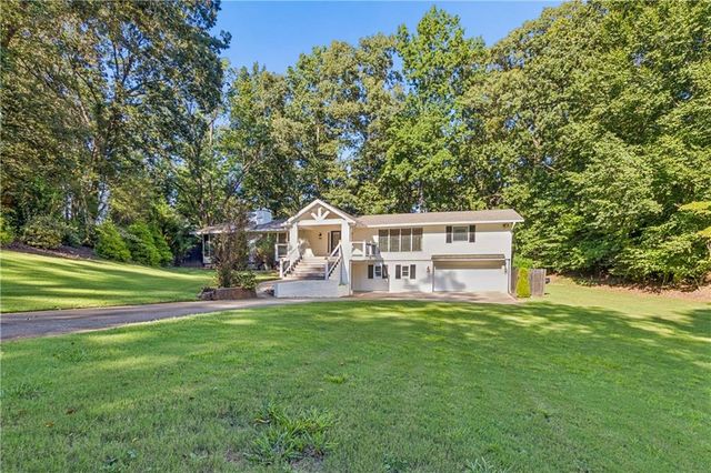530 E Lake Drive, Gainesville, GA 30506