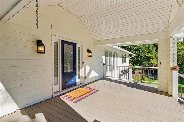 530 E Lake Drive, Gainesville, GA 30506