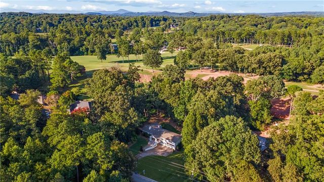 530 E Lake Drive, Gainesville, GA 30506