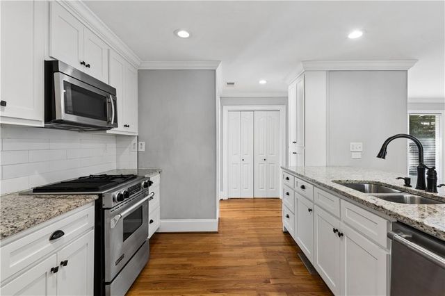 530 E Lake Drive, Gainesville, GA 30506
